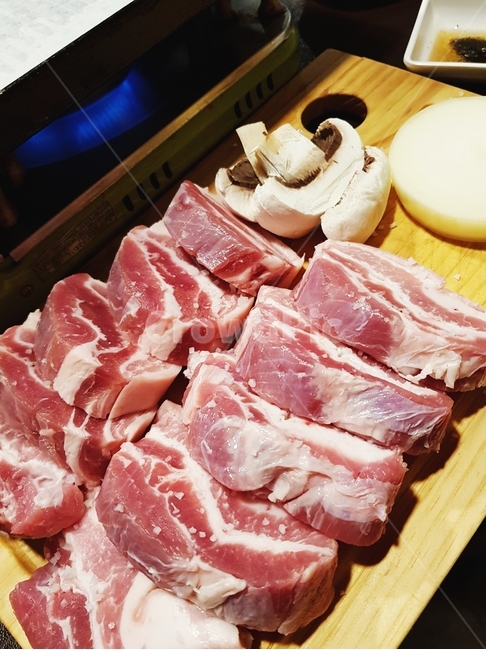삼겹살,오겹살,돼지고기,고기집,목살