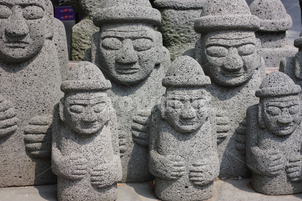 돌하르방,제주도,돌,현무암,조각,조각상,제주도상징,상징물,상징,한국,한국조각,korea,jeju,관광지,단체,조각상,동상,석상,조형물,statue,bronze statue,stone statue