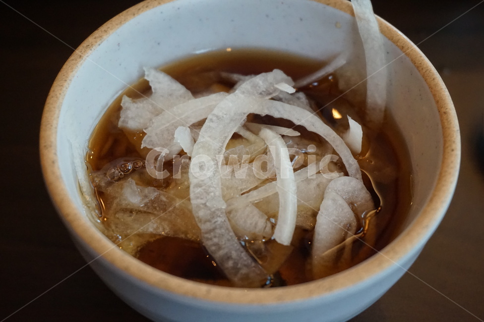 양파,파절임,겉절이,반찬,밑반찬,찬,절임,음식,채소,양파채,흰색,어니언,야채,식재료,식품,요리,요리재료,재료,신선한,싱싱한,농작물,vegetables,food,cook,양파절임,onion,plant,식물,vegetable,sprout,beansprout