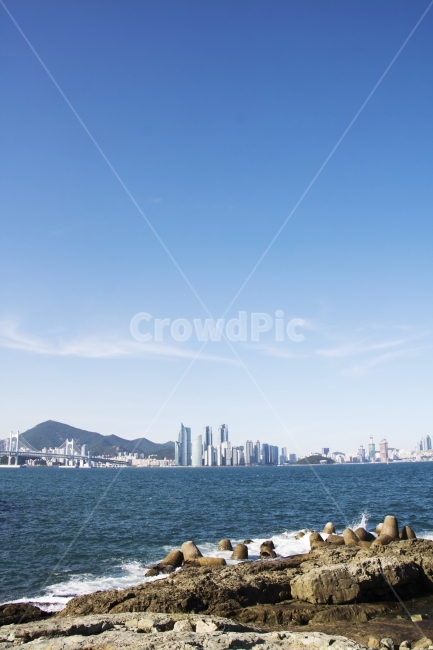 빌딩,비즈니스,바닷가,푸른바다,맑은하늘,사진,단독사진,디자인,소스,포토,사진자료,배경,배경사진,백그라운드,한국,동양,아시아,풍경,자연,환경,실외,아웃포커스,접사,근접,여름,야외,부산,바다,해안,해운대,건물,고층건물,고층빌딩,비즈니스빌딩,푸른하늘,자연,풍경,nature,landscape,도시,city,한국도시풍경,한국도시경관,korea cityscape