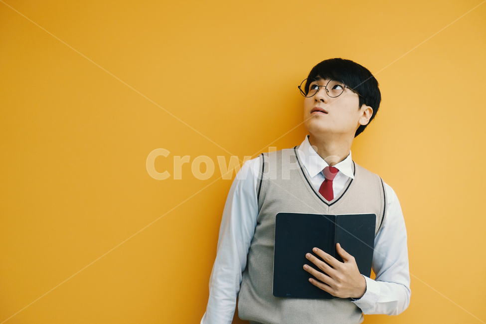 수능,교육,학생,교복,시험,강의,수업,고등학생,고3,남고생,남자고등학생,남고,수능시험,기말고사,중간고사,모의고사,exam,quiz,test,학업,공부,남자,남학생,사람,인물,인간,human,person,얼굴표정,facial expression,face,남성,남자,man,male,교육,학교,공부,education,learning,study,school