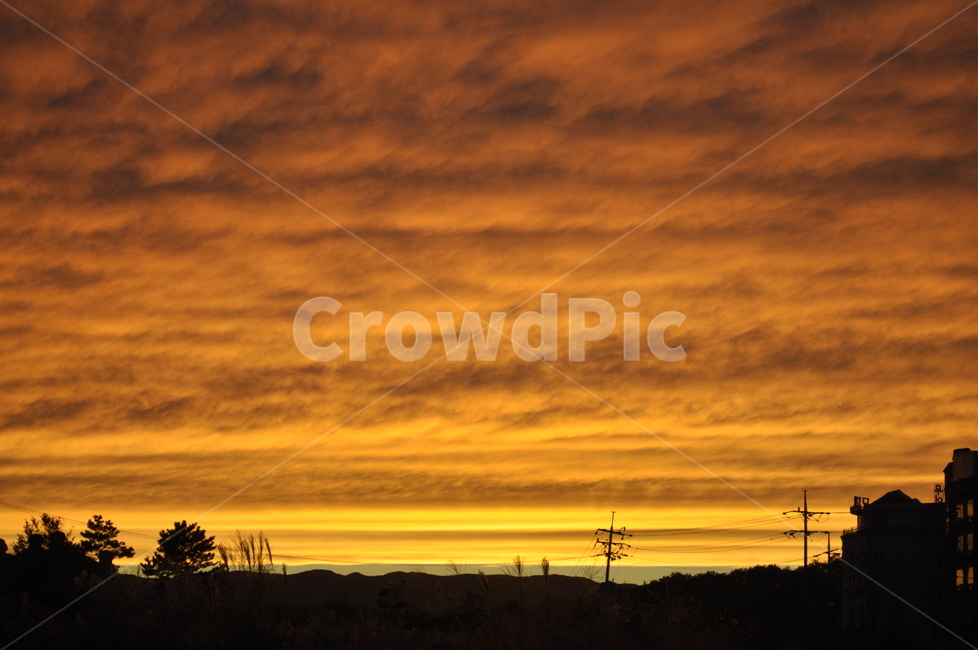 nature,자연,outdoors,옥외,sky,하늘,sunset,일몰,dusk,황혼,redsky,붉은하늘,dawn,노을,저녁,구름