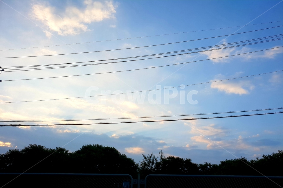 하늘,구름,전깃줄,파랑색,맑은하늘,맑음,sky,cloud,cable,자연,풍경,nature,landscape,cable,케이블,power lines,전력선