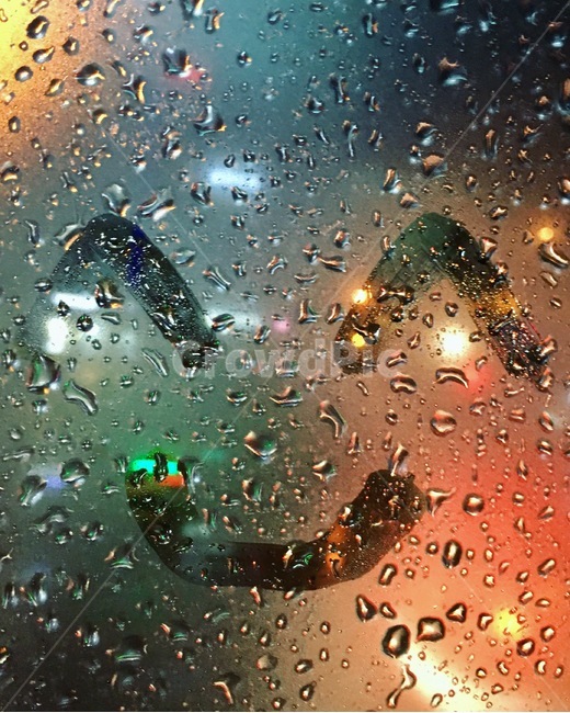 창가,창문,비,rain,스마일,웃음,표정,유리,물방울,야경,밤,풍경,nightscape,night,landscape,감정표현,기분,feeling,emotion,비,비오는날,rain,rainy
