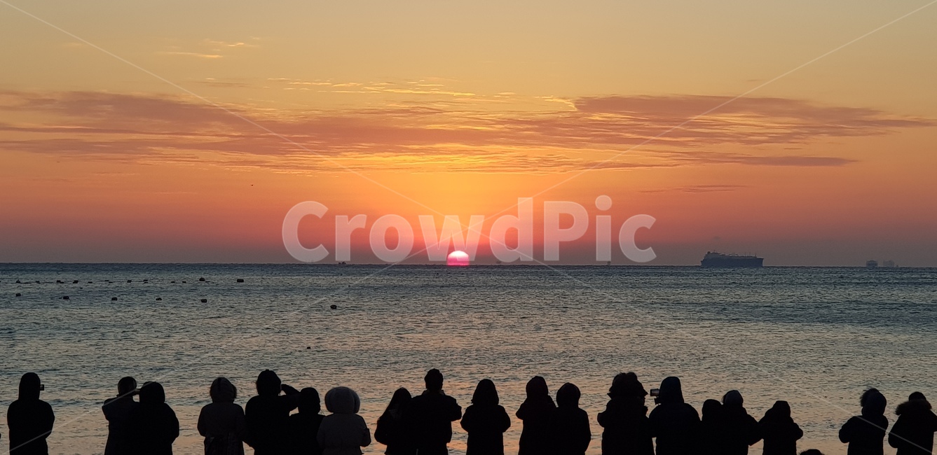 human,인간,person,사람,nature,자연,outdoors,옥외,dusk,황혼,sky,하늘,sunset,일몰,dawn,새벽,redsky,붉은하늘,사람들,대중,군중,other people,crowd,인물실루엣,사람실루엣,character silhouette,human silhouette