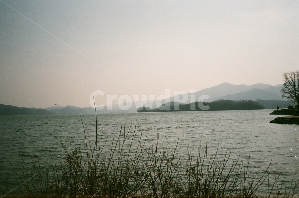 필름사진,가을,두물머리,강,자연,자연,풍경,nature,landscape,land,땅,outdoors,옥외,water,물,ocean,대양,sea,바다,shoreline,해안선
