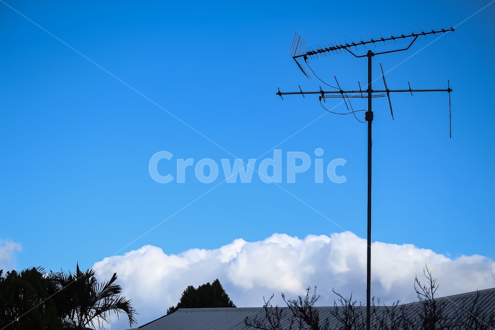 파란색,파란하늘,안테나,구름,큰구름,antena,blusky,cloud,풍경,여름하늘,맑음,감성,흰구름,배경사진,색생,색감,색체,colorsense,colorsensitivity