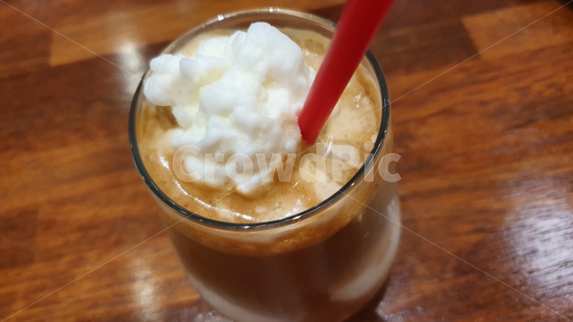 커피,음료수,아이스커피,카라멜마끼야또,마실것