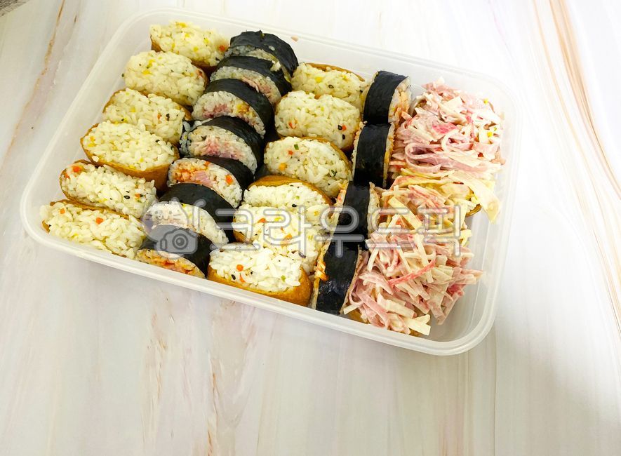 유부초밥,김밥,맛살,샐러드,도시락,소풍,밥,쌀,김,유부,food,음식
