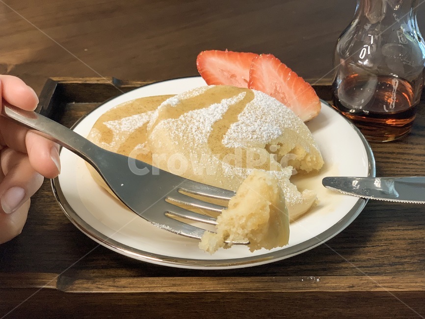 음식,팬케이크,과일,카페,빈티지,pancake,strawberry,컨셉,필름카메라,모노톤,음식,식재료,요리,food,cook,meal,dishes,food reserves,디저트,간식,후식,dessert,snack