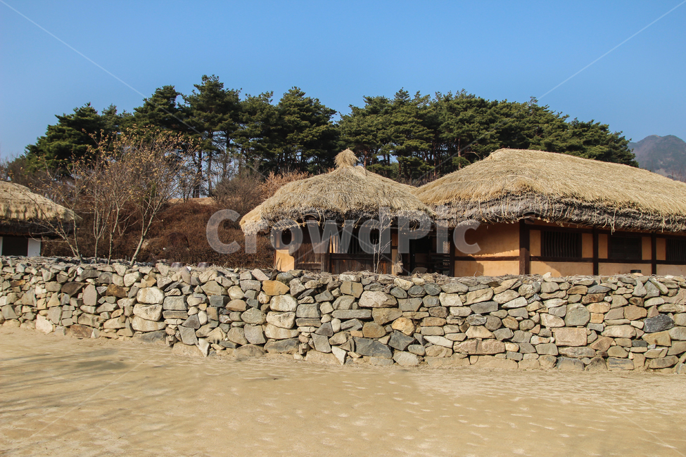 초가,초가집,전통가옥,한국전통가옥,한국적인,돌담길,나무,한국의미,한국전통,한국,외암마을,외암민속마을,전통,한국의집,tradition,korea,시골,마을,풍경,landscape,country,rural,town,한국전통,한국문화,korean traditional,korean culture
