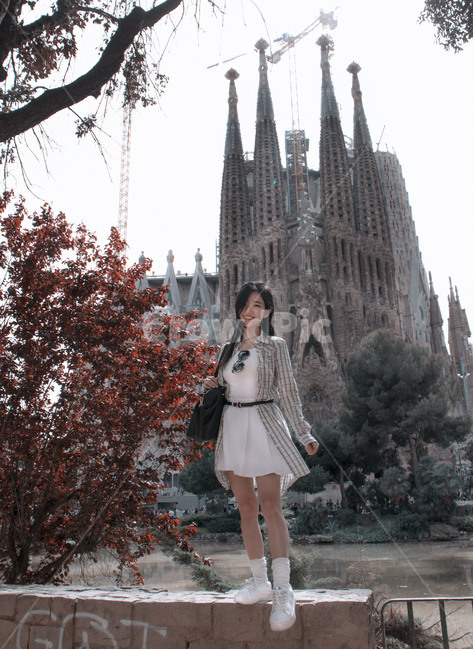 spain,sagradafamilia,Barcelona,Sagrada Familia,asian,tree,travel influencer,travel to Europe,cute,Spain,happiness,barcelona,Model,europe,koreangirl,smiling woman,fashion,travel model