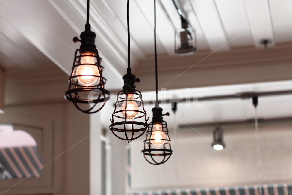 카페,카페인테리어,라이트,조명,램프,lamp,lamplight,lighting,antique,ceiling,천장,인테리어,interior,클래식,classic,레트로,gray,인테리어,실내디자인,interior design