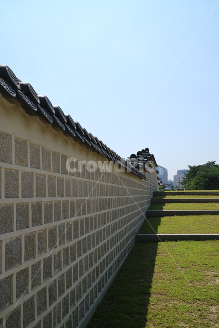 고궁,궁전,한국전통,한국,건축,건물,동양건축,전통가옥,한옥,문화재,담,담장,잔디밭,들판,전통,민속,한국의고궁,벽,한국전통,한국문화,korean traditional,korean culture,건축물,건물외관,exterior,building,structure,architecture,construction