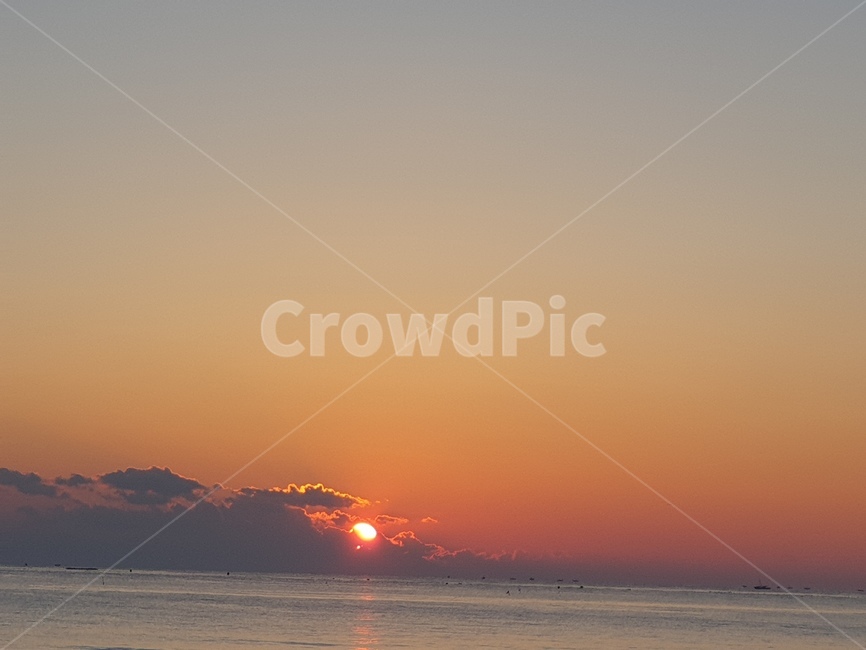 바다,sea,일출,日出,nature,자연,풍경,nature,landscape,outdoors,옥외,sunset,일몰,red sky,붉은 하늘,sky,하늘,dusk,황혼,dawn,새벽