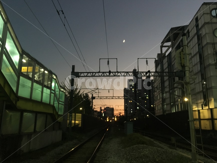 교통,기찻길,철도,레일,달,철도풍경,철도야경,교통,교통수단,traffic,transportation
