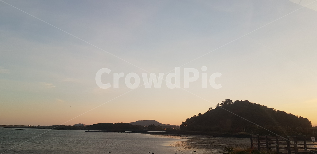 seascape,sunset,early evening,peaks,spring sea