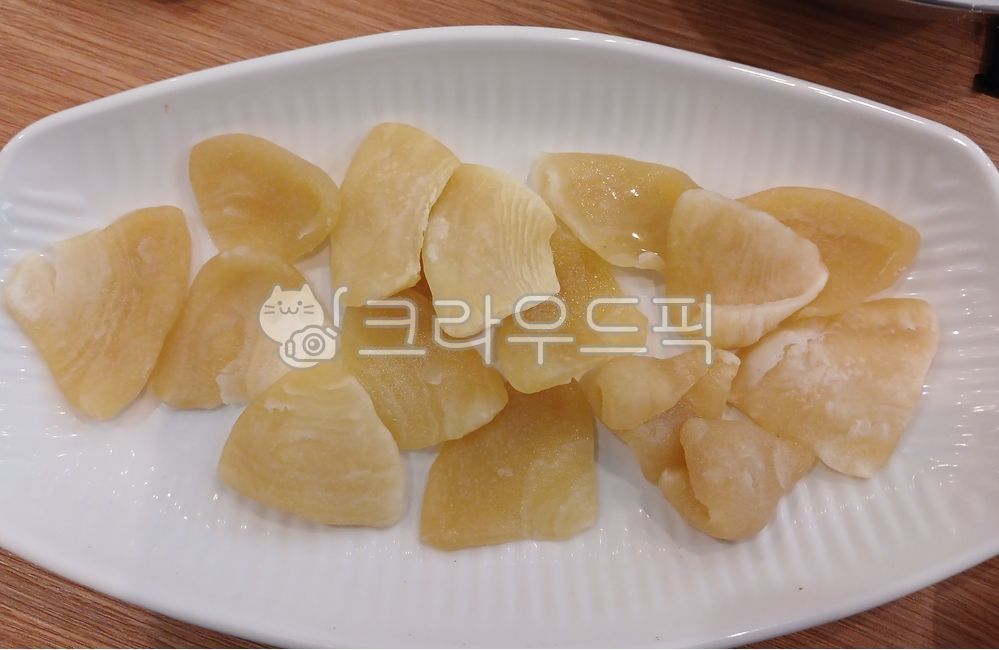 감자수제비,수제비,음식,먹거리,그릇,접시