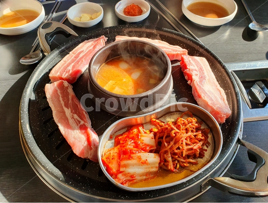 생고기,돼지고기,pork,식당,김치,음식,식재료,요리,food,cook,meal,dishes,food reserves,육류,고기,meat