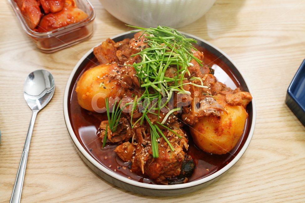 닭도리탕,닭볶음탕,식사,안주,집밥,먹거리,닭고기,푸드,food,요리,음식,dish,숟가락,spoon,meal,음식,식재료,요리,food,cook,meal,dishes,food reserves