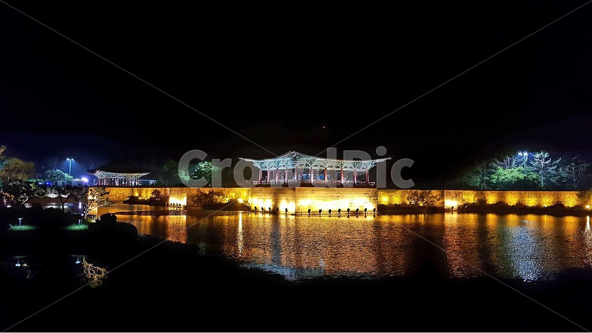 야경,호수,풍경,정자,경주,불빛,동궁과월지,안압지,전통,야경,밤,풍경,nightscape,night,landscape,한국전통,한국문화,korean traditional,korean culture,랜드마크,landmark,tourist attraction,한국랜드마크,한국관광지,한국명소,korea landmark,korea tourist attraction,building,건물,architecture,건축물