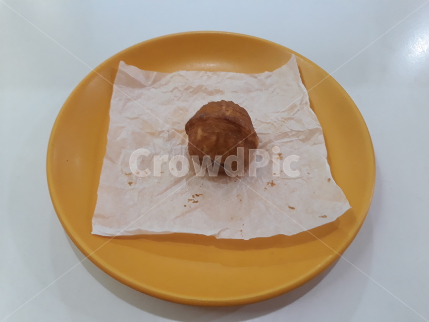 노란색접시,커피잔,인테리어,호두,간식