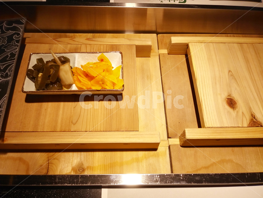 wood,나무,tabletop,테이블탑,furniture,가구,편백나무,식탁,음식,접시,식당,레스토랑