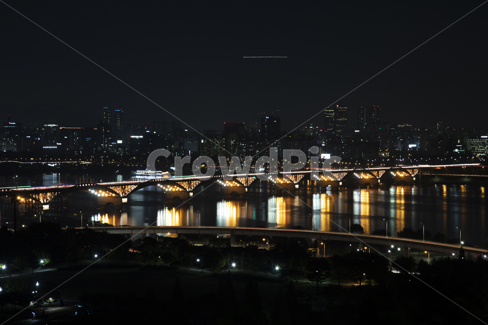 야경,도시,하늘,빌딩,고층빌딩,서울,한국,한강,다리,양화대교,강,산,남산,남산타워,서울타워,타워,대도시,스카이라인,광각,도심,도시풍경,불빛,도시야경,화려함,화려한,부동산,서울야경,밤하늘,자동차,헤드라이트,미등,가로등,궤적,교량,교통,배경,야경,밤,풍경,nightscape,night,landscape,도시,city,한국도시풍경,한국도시경관,korea cityscape,waterfront,워터 프론트,water,물,port,포트,dock,독,pier,교각