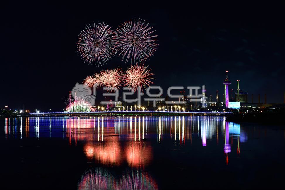 night view,Pohang,fancy,Brilliant five colors,occult,Gyeongbuk,festival night,happy,fireworksfestival,sea,beautiful,Beach,amused,Fireworks,cheers,Admiration,POSCO,Nighttime,outdoors,ocean,Fireworks festival,beach,POSCO Beach,Shout,colorful