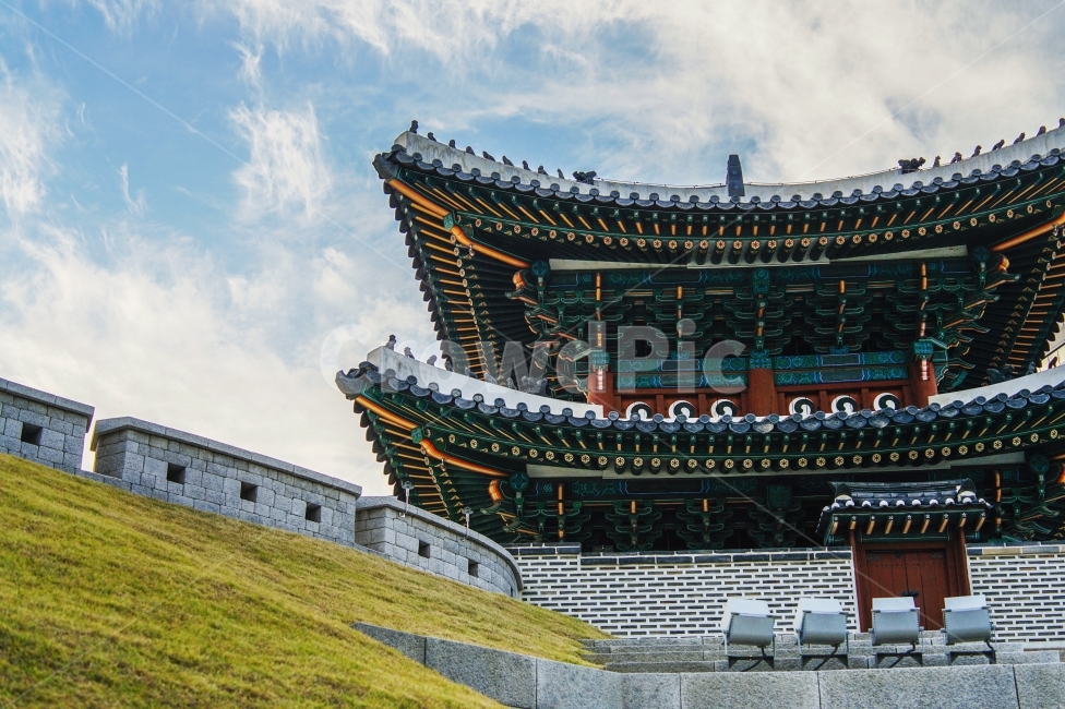 남대문,숭례문,한옥,문화재,한국,대한민국,한국전통,서울,성문,성곽,성벽,지붕,기와,건축,건물,조선,한국전통,한국문화,korean traditional,korean culture,랜드마크,landmark,tourist attraction,한국랜드마크,한국관광지,한국명소,korea landmark,korea tourist attraction,건축물,건물외관,exterior,building,structure,architecture,construction