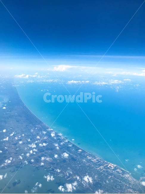 비행기창밖,비행기,창밖,지구,하늘,풍경,airplane,plane,windowseat,window,earth,sky,자연,풍경,nature,landscape,outdoors,옥외,water,물,land,땅,ocean,대양,sea,바다,shoreline,해안선,scenery