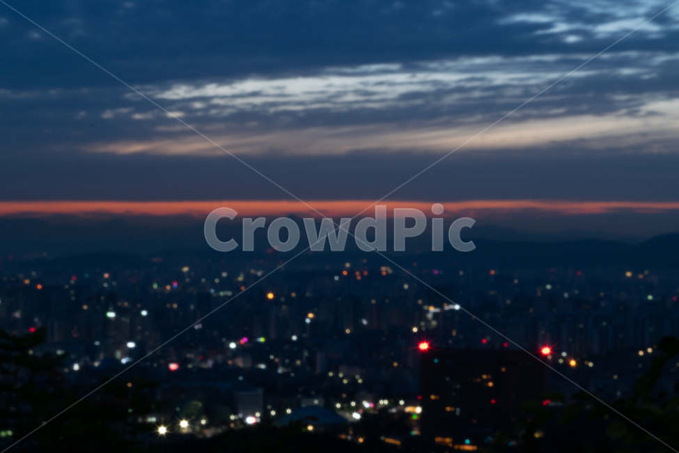 일출,초점흐림,새벽,야경,흐릿함,야경,밤,풍경,nightscape,night,landscape,nature,자연,outdoors,옥외,urban,어반,building,건물,city,시티,town,도시,metropolis,중심지
