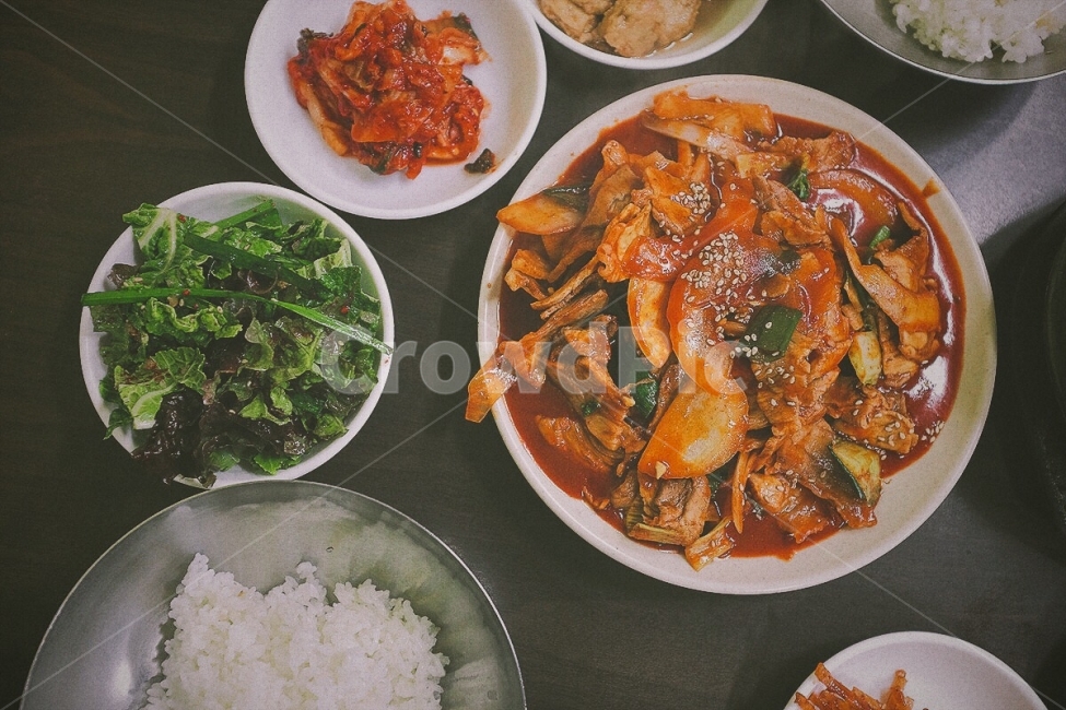 음식,감성사진,필름,고기,돼지고기,두루치기,제육볶음,백반,food,emotion,film,fork,cooking,음식,식재료,요리,food,cook,meal,dishes,food reserves,육류,고기,meat,한식,한국음식,한국요리,korean food,korean dishes,korean meal,korean cook
