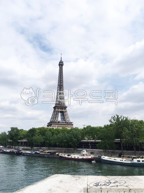 에펠탑,프랑스,파리,파리전경,프랑스전경,비르하켐다리,센강,세느강,eiffeltower,seineriver,france,paris,보트,boat,운송,transportation,물,water