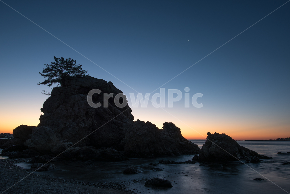 포항,장기면,일출암,여명,달,겨울바다,겨울,자연,풍경,nature,landscape,해변,바다,beach,sea,promontory,곶,outdoors,옥외,shoreline,해안선,water,물