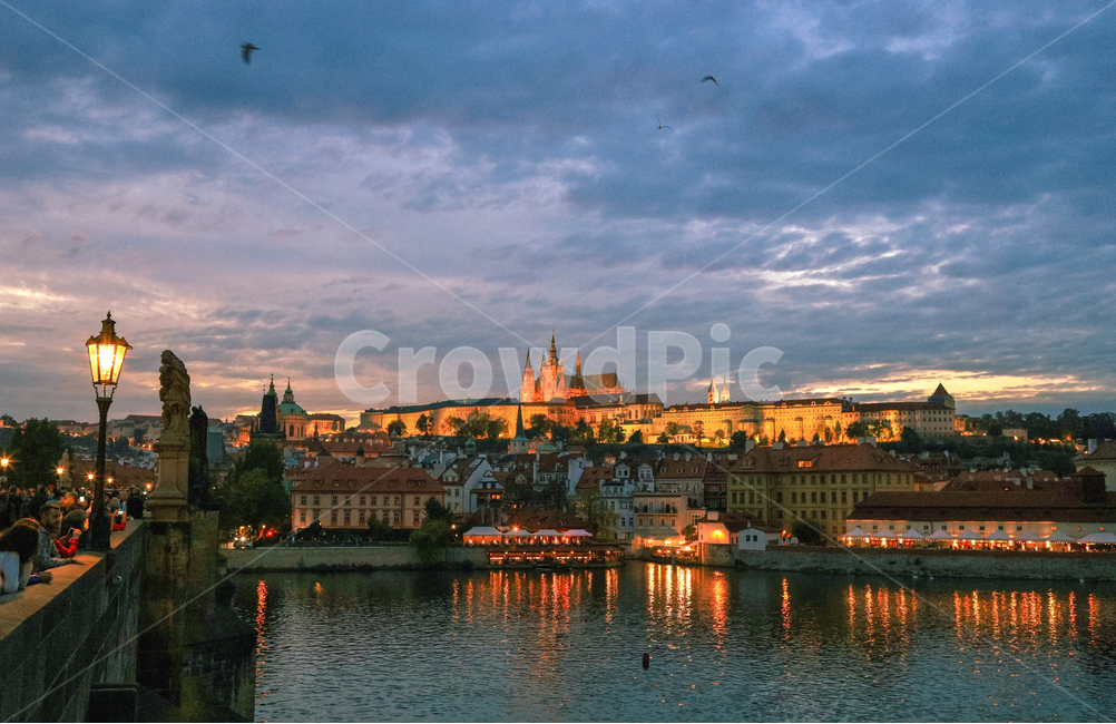 풍경,야경,노을,일몰,조명,선셋,프라하,체코,강,다리,landscape,cityscape,night,sunset,prague,river,야경,밤,풍경,nightscape,night,landscape,도시,city,해외,외국,세계,foreign,oversea,world,세계도시풍경,해외도시풍경,외국도시풍경,world cityscape,사람들,대중,군중,other people,crowd,water,물,architecture,건축물,castle,성,building,건물