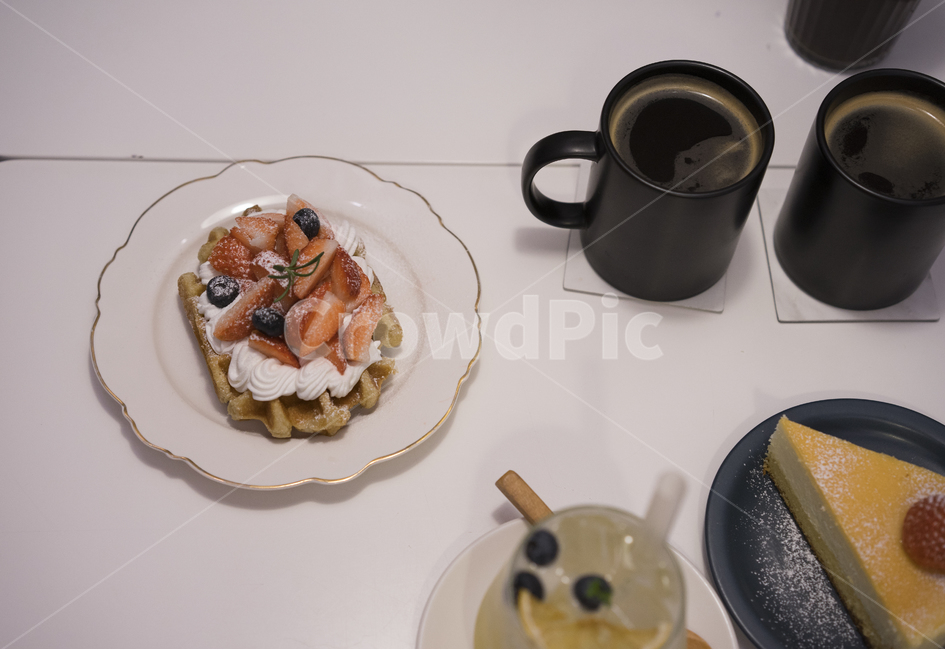 와플,딸기와플,디저트,후식,waffle,음식,식재료,요리,food,cook,meal,dishes,food reserves,빵,bread,디저트,간식,후식,dessert,snack,커피,카페,coffee,cafe