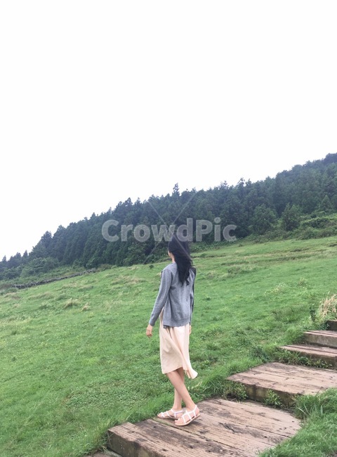 제주도,백약이오름,6월의제주도,여름제주,초원,사람,인물,인간,human,person,여성,여자,woman,female,lady,여행,휴가,traveling,vacation,trip