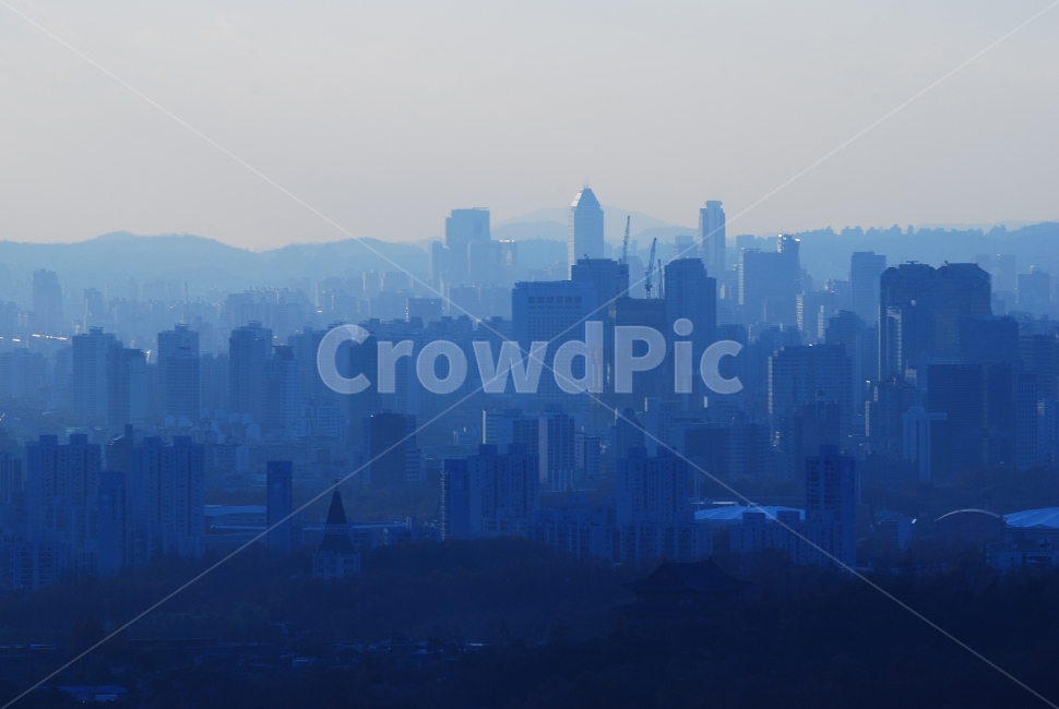 미세먼지,황사,스모그,매연,대기오염,날씨,기후,배기가스,안개,연무,뿌옇다,흐린,도시,서울,공기,중심가,이슈,경보,smoke,foggy,우울한,탁한,기상,마스크,주의보,대도시,city,메트로폴리탄,공기청정,fog,dust,haze,오염,공기청정기,환경,environment,air,atmosphere,도시,풍경,city,landscape,한국도시풍경,한국도시경관,korea cityscape,nature,자연,town,metropolis,중심지,building,건물,시티,urban,어반