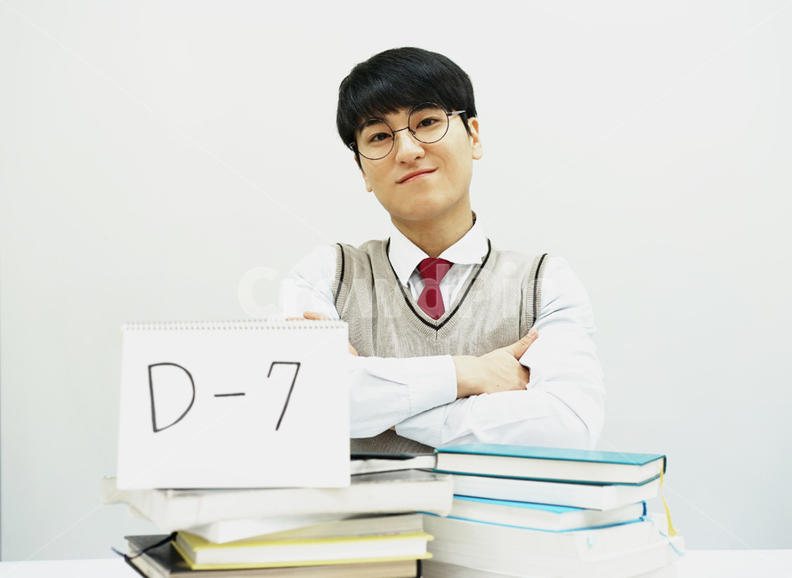 수능,교육,학생,교복,시험,강의,수업,고등학생,고3,남고생,남자고등학생,남고,수능시험,기말고사,중간고사,모의고사,exam,quiz,test,학업,공부,남자,남학생,사람,인물,인간,human,person,얼굴표정,facialexpression,face,남성,man,male,학교,education,learning,study,schoo,사람,인물,인간,human,person,얼굴표정,facial expression,face,남성,남자,man,male,감정표현,기분,feeling,emotion,교육,학교,공부,education,learning,study,school