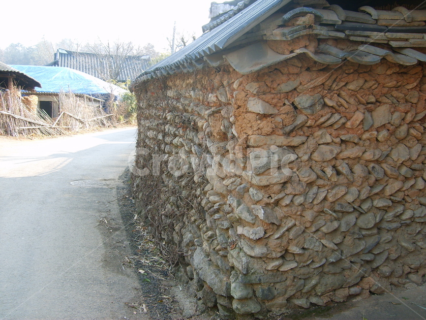 시골,읍내,돌담길,돌길,돌담,기와,기왓집,장작,한국전통,한국문화,korean traditional,korean culture,건축물,건물외관,exterior,building,structure,architecture,construction