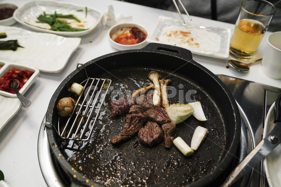 육식,스테이크,고기,등심,음식,안주,먹거리,육류,식사,food,steak,meal,음식,식재료,요리,food,cook,meal,dishes,food reserves,육류,고기,meat