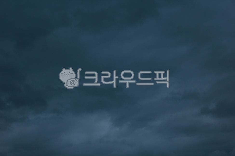 sky,cloud,cloud background,sky background,background,skybackgroun,cloudbackground,dawn