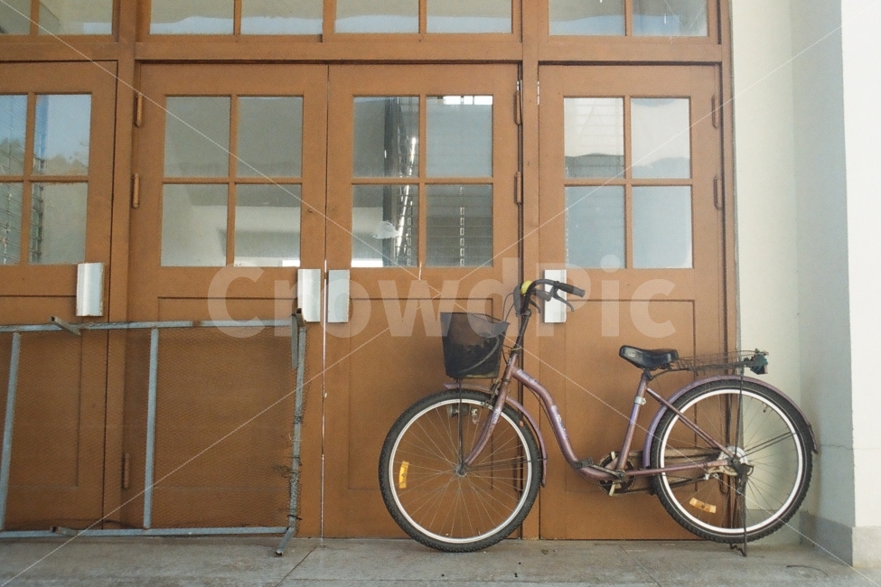 자전거,학교,분교,시골,동네,교통,교통수단,traffic,transportation,교육,학교,공부,education,learning,study,school,bicycle,bike,vehicle,차량,wheel,바퀴,machine,기계