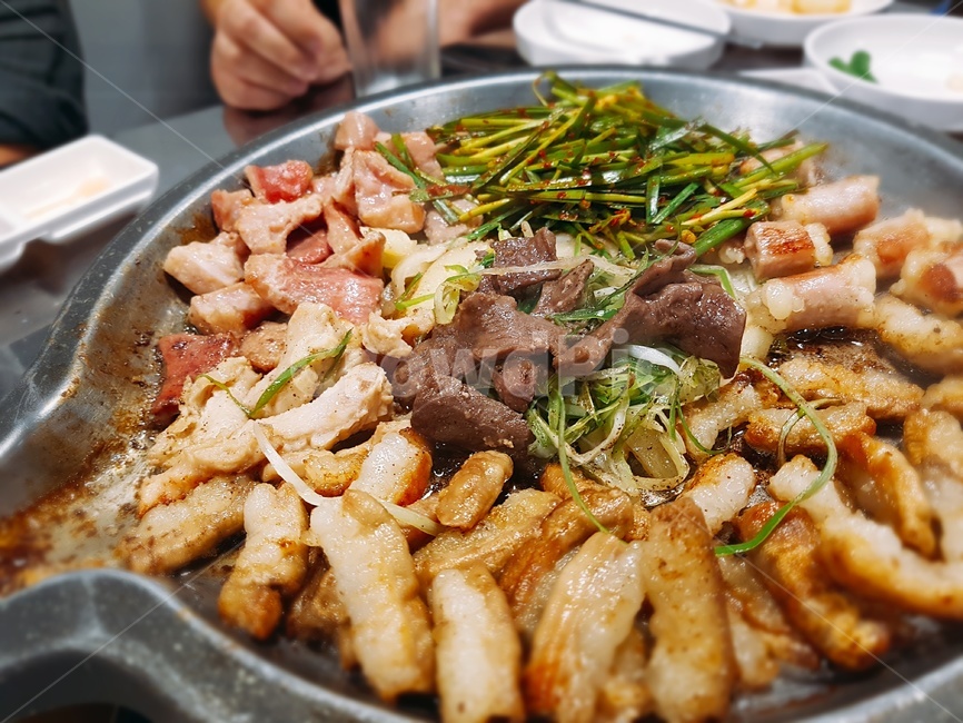 곱창,소곱창,모듬곱창,음식,파채