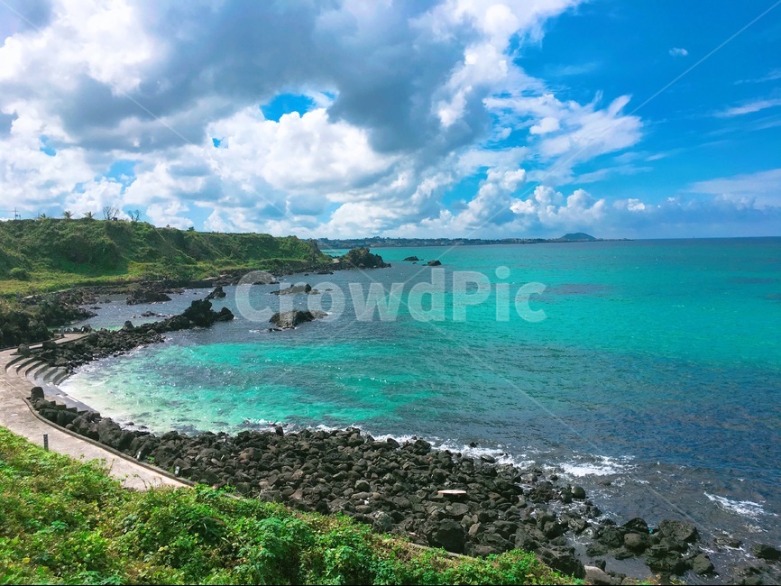 제주도,바다,하늘,낭만,제주,한담해안,화창,맑음,자연,풍경,nature,landscape,한국자연풍경,한국자연경관,korea nature landscape,제주도,jeju,jeju island,outdoors,옥외,land,땅,sea,ocean,대양,water,물,shoreline,해안선,promontory,곶