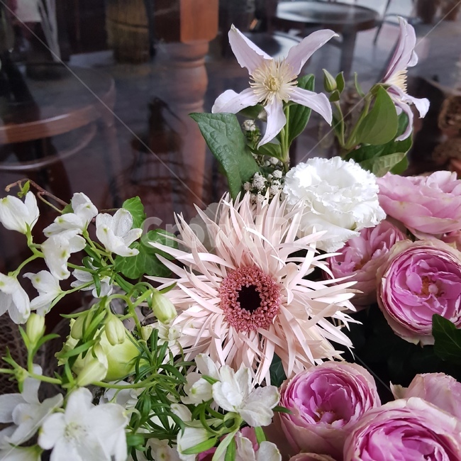 flowerarrangement,flowerbouquet,flower,flowerwreath,frenchstyle,florist,꽃,꽃꽂이,플라워리스,꽃장식,꽃리스,프렌치부케,프렌치스타일