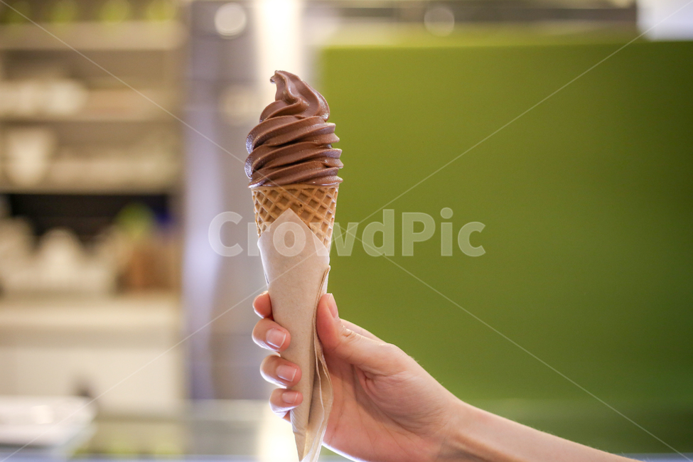 아이스크림,디저트,소프트아이스크림,여름,콘,식재료,손,음식,간식,후식,food,hand,초콜릿,meal,dishes,dessert,음식,식재료,요리,food,cook,meal,dishes,food reserves,디저트,간식,후식,dessert,snack
