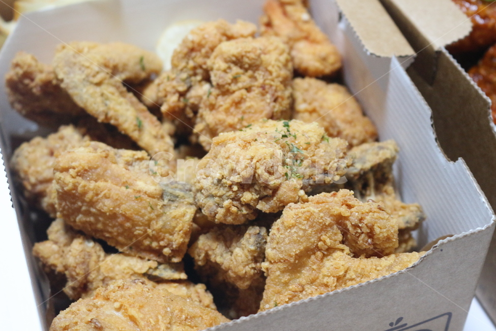 치킨,후라이드,양념치킨,닭다리,매운치킨