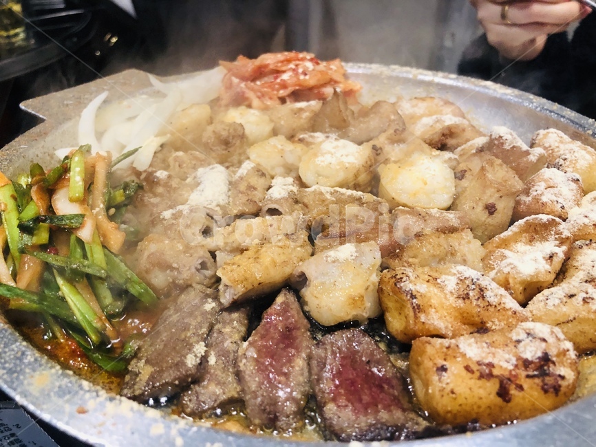 소곱창,막창,대창,소고기,맛있는음식,술안주,저녁음식,파,김치,염통,떡,감자,양파,음식,식재료,요리,food,cook,meal,dishes,food reserves,한식,한국음식,한국요리,korean food,korean dishes,korean meal,korean cook